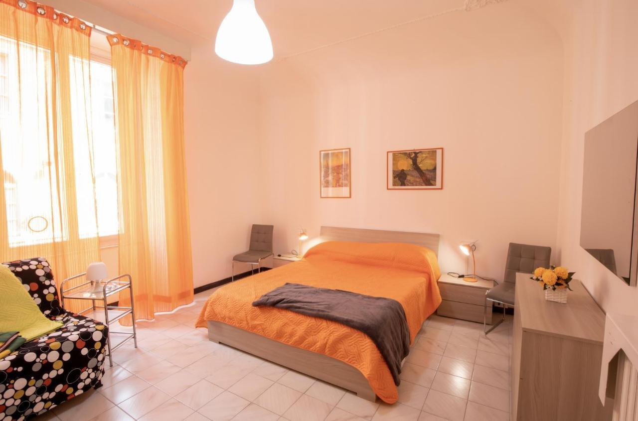 Apartmán Via Manzoni Savona Exteriér fotografie