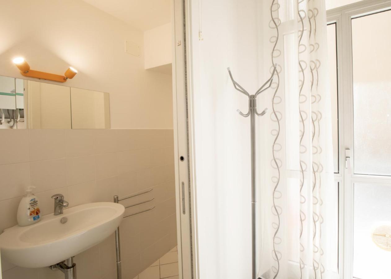 Apartmán Via Manzoni Savona Exteriér fotografie