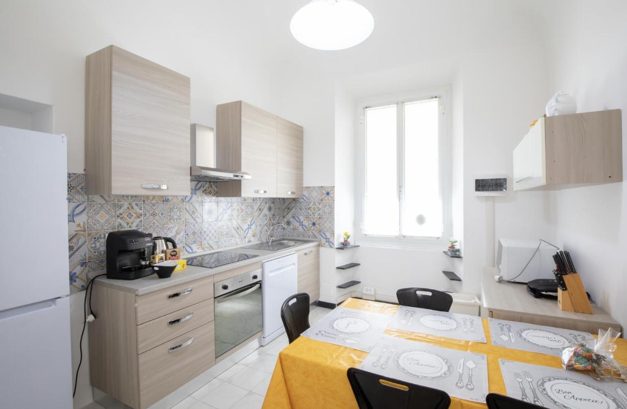 Apartmán Via Manzoni Savona Exteriér fotografie