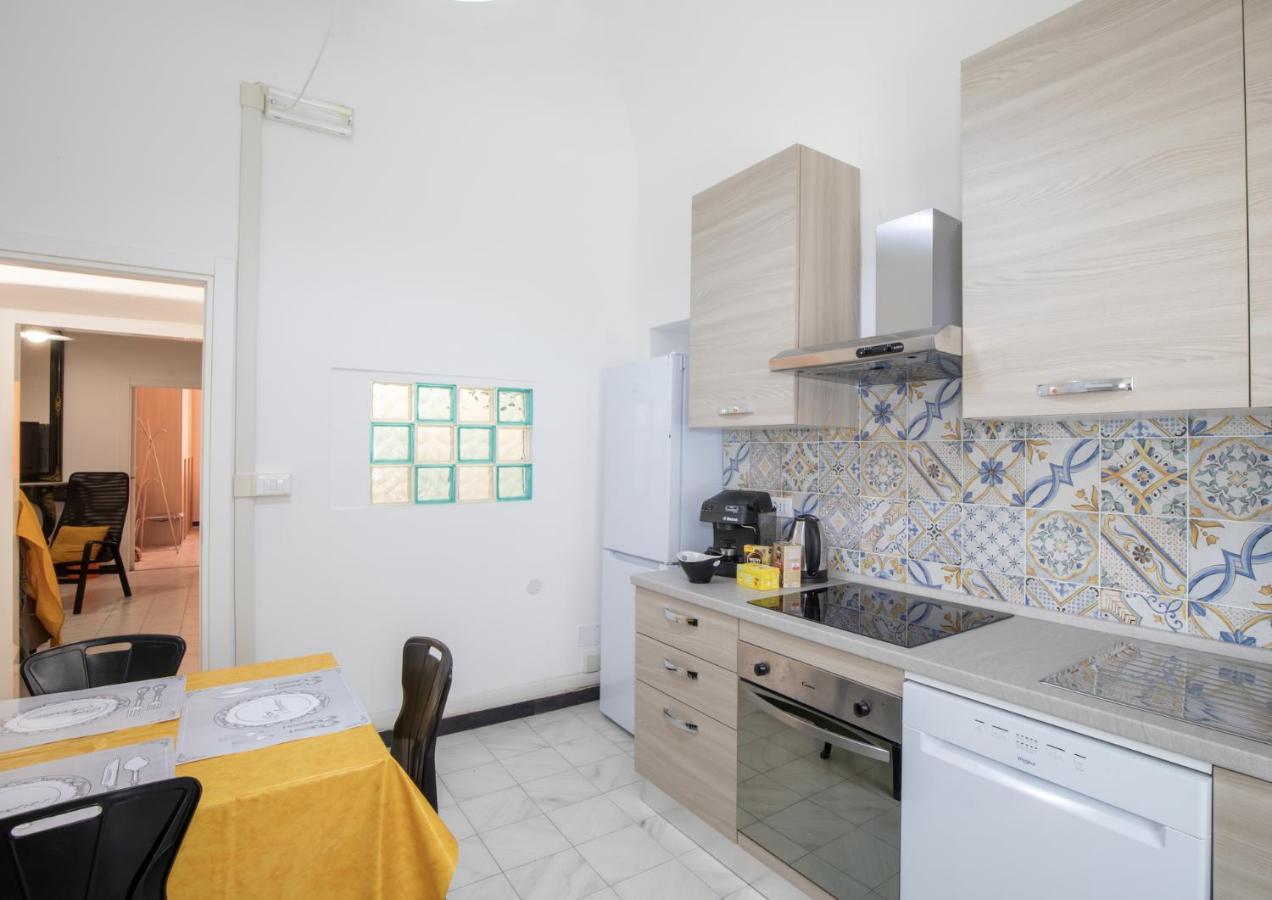Apartmán Via Manzoni Savona Exteriér fotografie